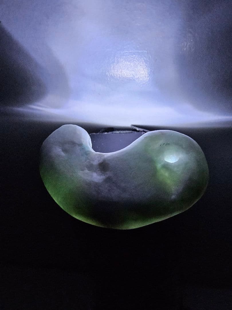 糸魚川　波打 翡翠勾玉