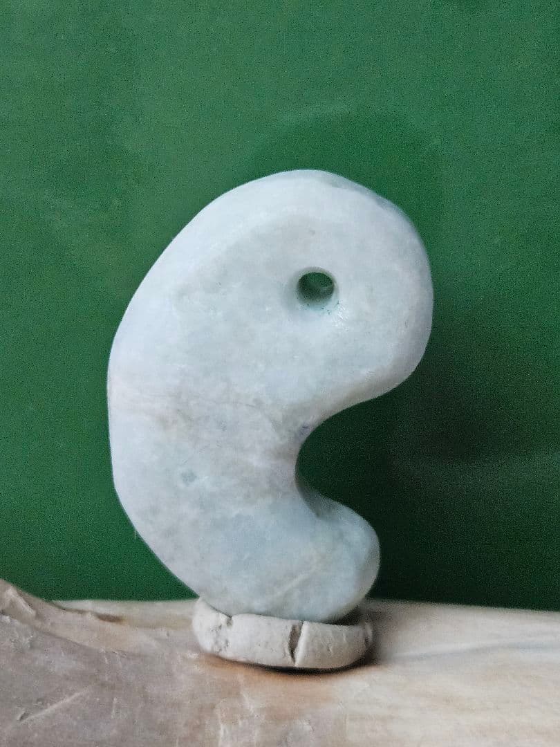 糸魚川　波打 翡翠勾玉