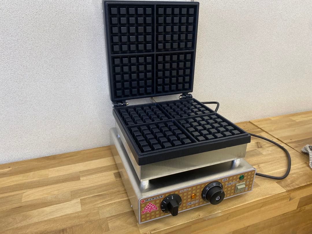 業務用　ワッフルメーカー　４枚焼き