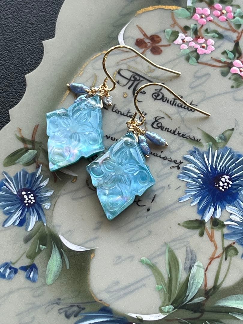 ターコイズ&MOP＆水晶フラワーローゼンジカービング＊ピアスorイヤリング