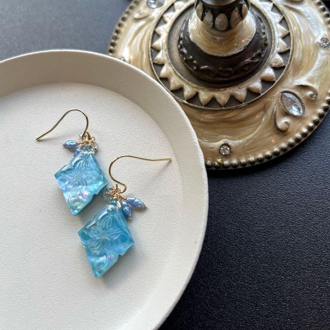 ターコイズ&MOP＆水晶フラワーローゼンジカービング＊ピアスorイヤリング