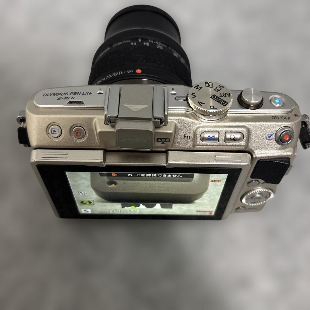 美品　OLYMPUS PEN light E-PL6 ミラーレス一眼レフカメラ