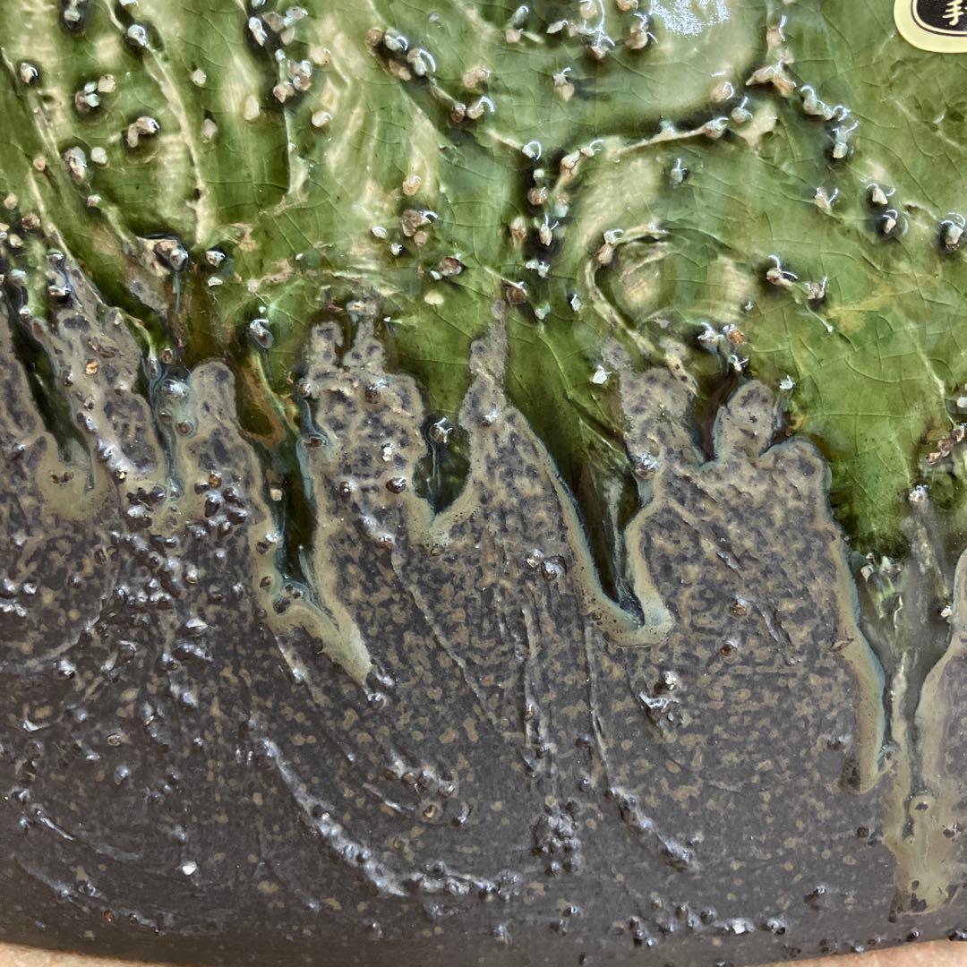 お値下げしました。信楽焼手造り花器黒ビードロ波目