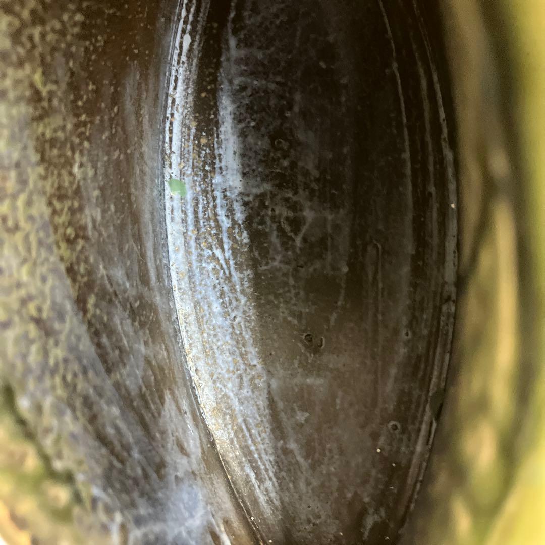 お値下げしました。信楽焼手造り花器黒ビードロ波目