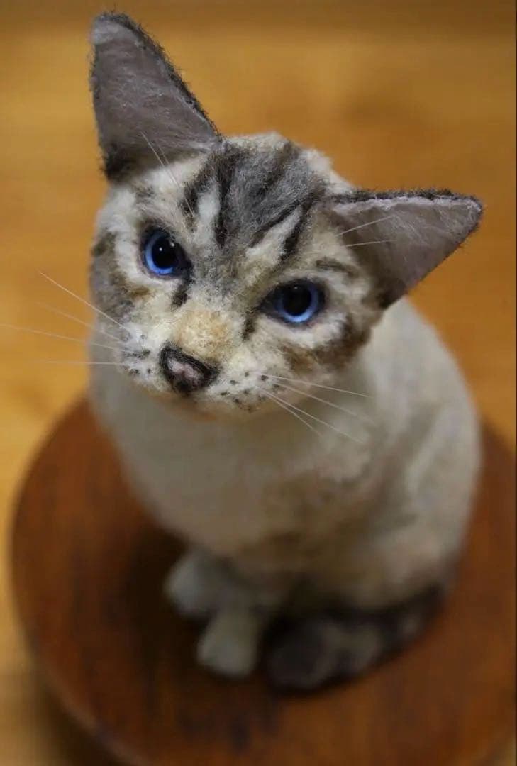 羊毛フェルト　猫　お座り