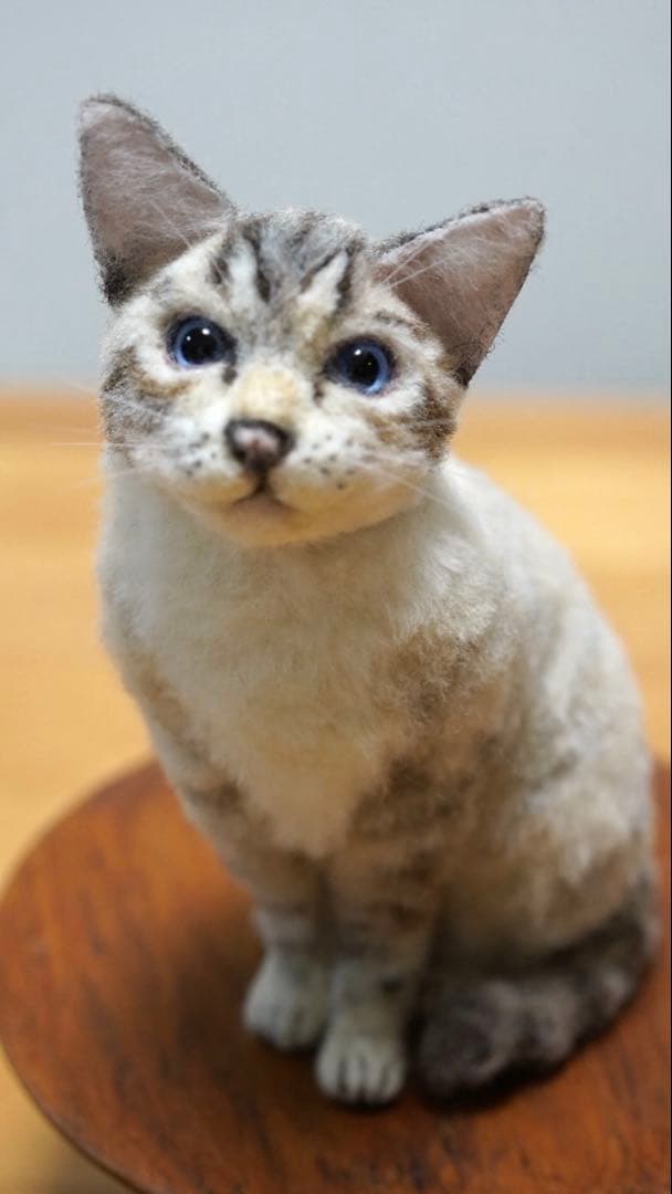 羊毛フェルト　猫　お座り