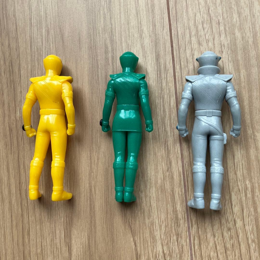 BANDAI 魔進戦隊キラメイジャー Tシャツ Mサイズ　シュシュ　スマホケース