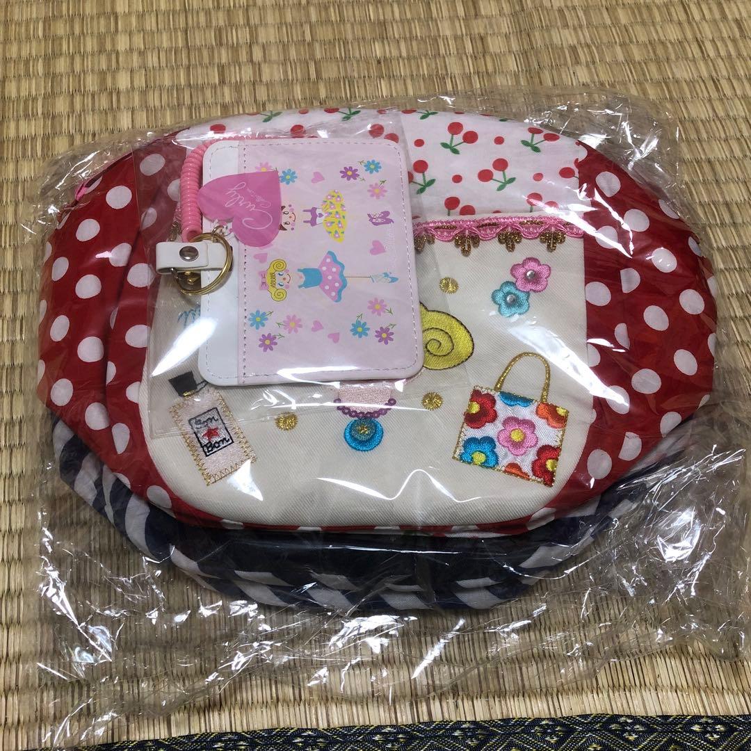 カーリーコレクション　ポーチ2つ＋ケース1つ