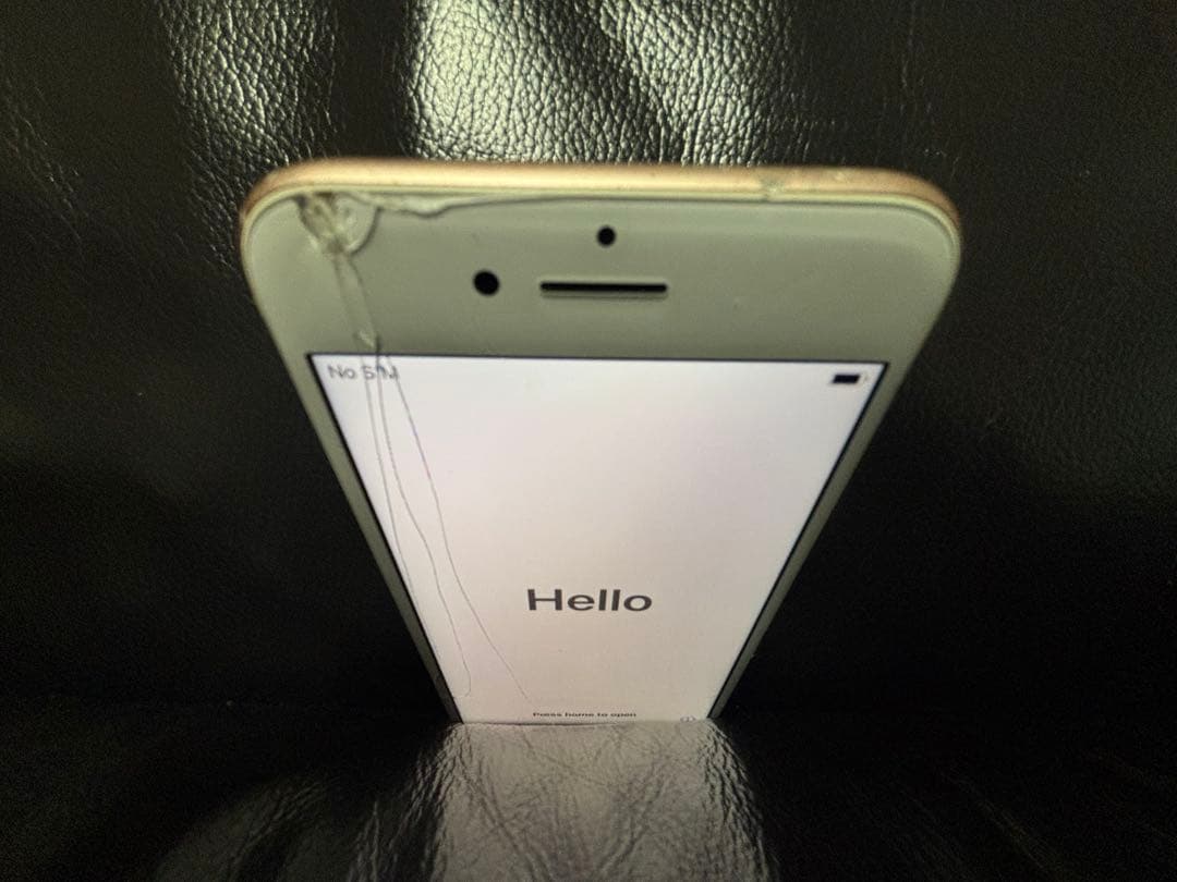 ★整備品⭐︎送料無料　iPhone8本体 64GB SIMフリー