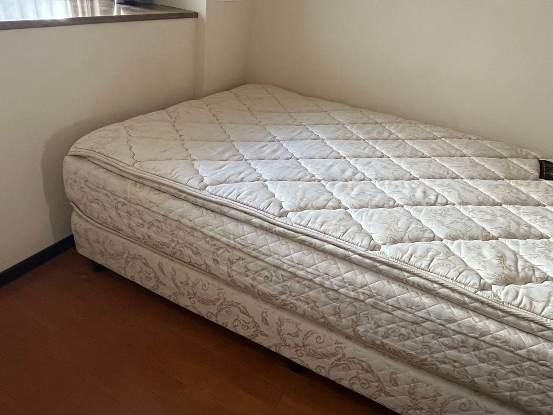 【送料込】 KINGSDOWN ダブル　マットレス+マット台