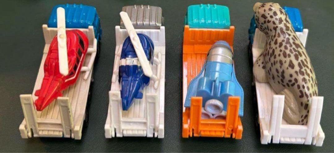 トミカ ゆかいなトレーラーセットなど 9台セット