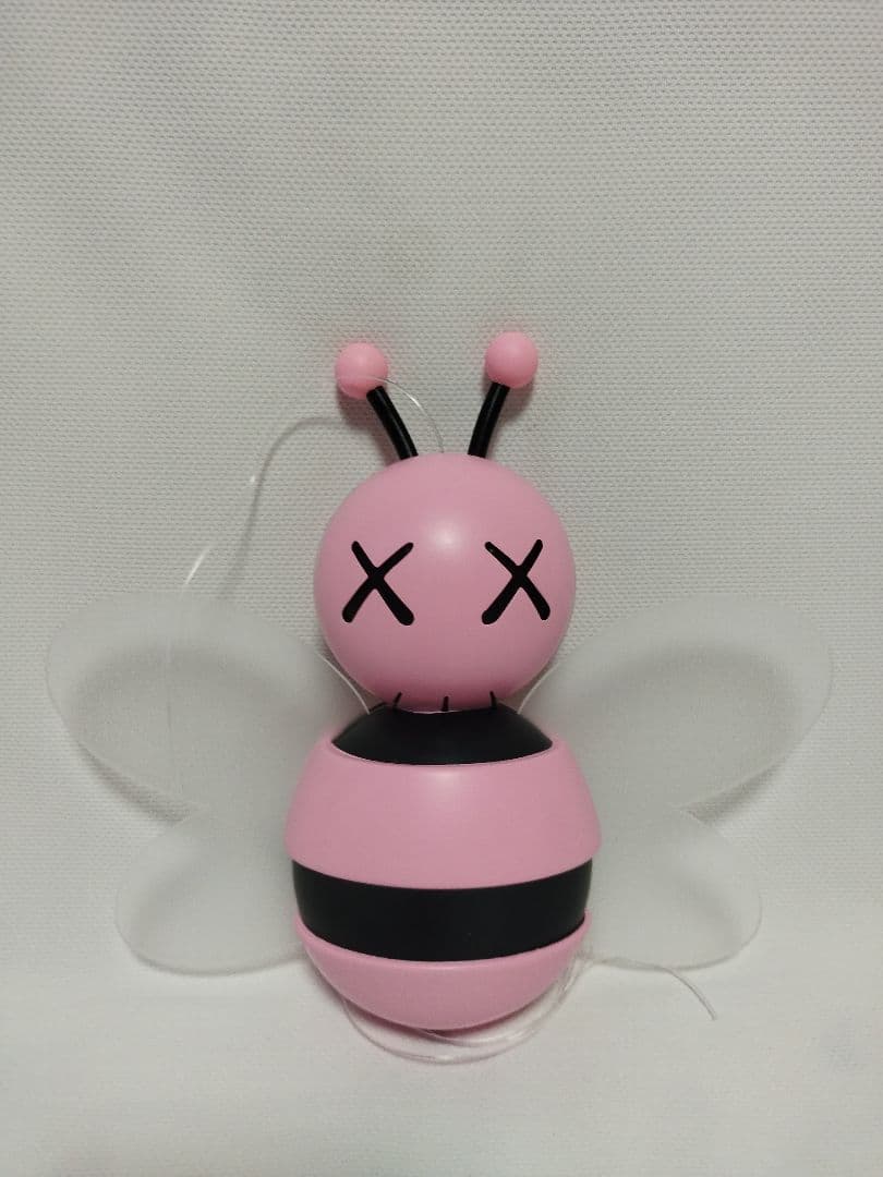 その他 KAWS X DIOR Pink Bee Store Display