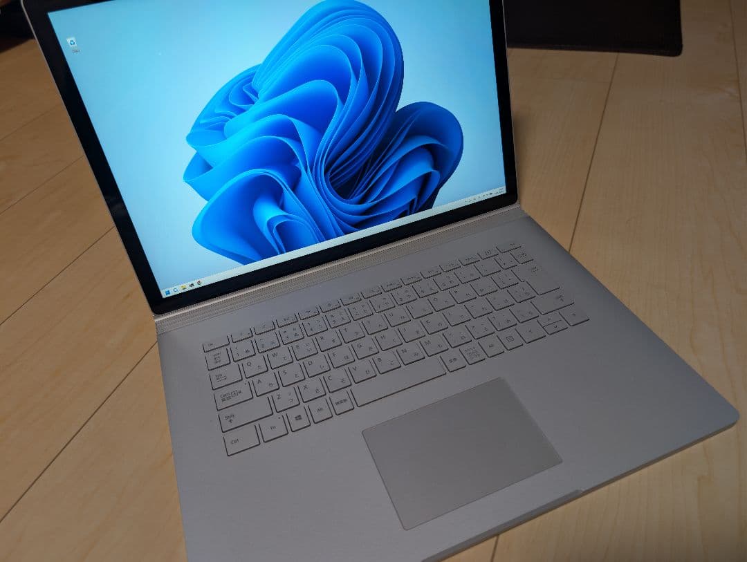美品 Surface Book 2 15 16GB/GTX1060 電池86%