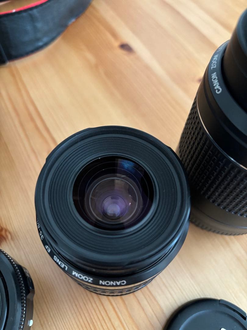 Canon EOS kiss x9i ダブルレンズセット　単焦点レンズ付き