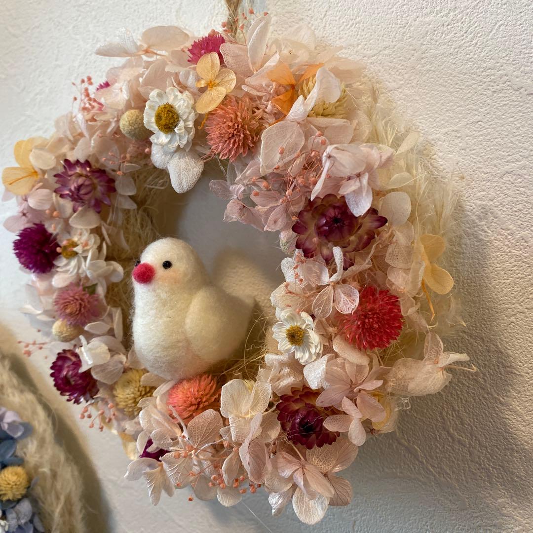 フラワーリース&白い文鳥さん