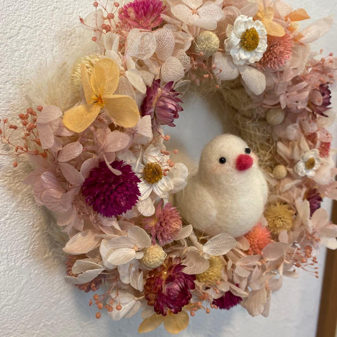 フラワーリース&白い文鳥さん