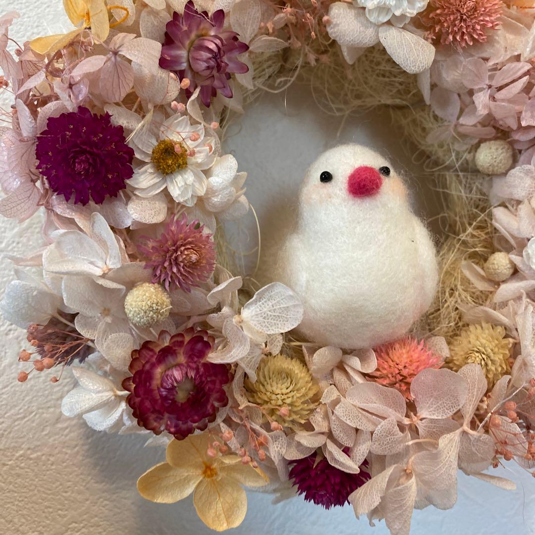 フラワーリース&白い文鳥さん