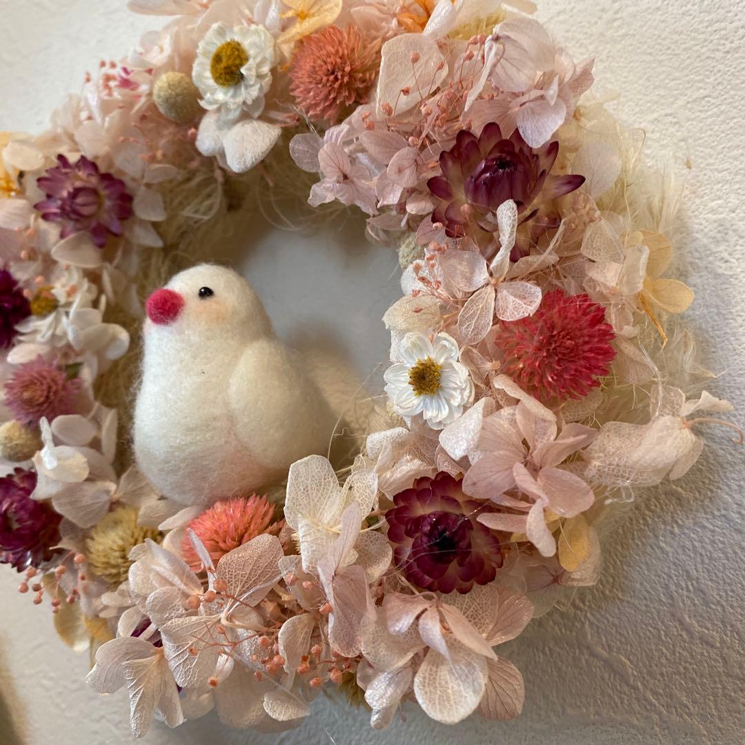 フラワーリース&白い文鳥さん
