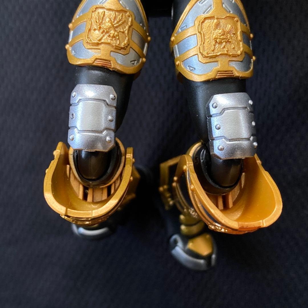 S.H.Figuarts 仮面ライダーブレイド 剣 キングフォーム フィギュア