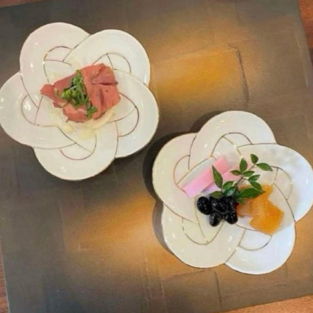 【新品】【大人気】有田焼田清窯　太白金線梅結び銘々皿　縁起物