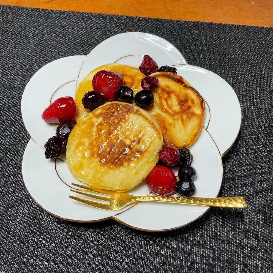 【新品】【大人気】有田焼田清窯　太白金線梅結び銘々皿　縁起物