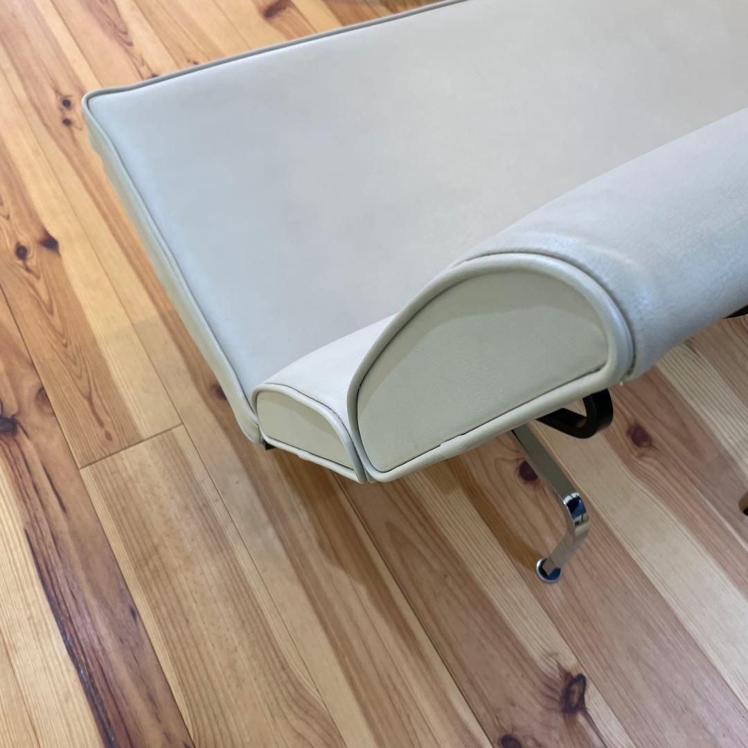 イームズ　コンパクトソファ　color guade(張り地) ハーマンミラー