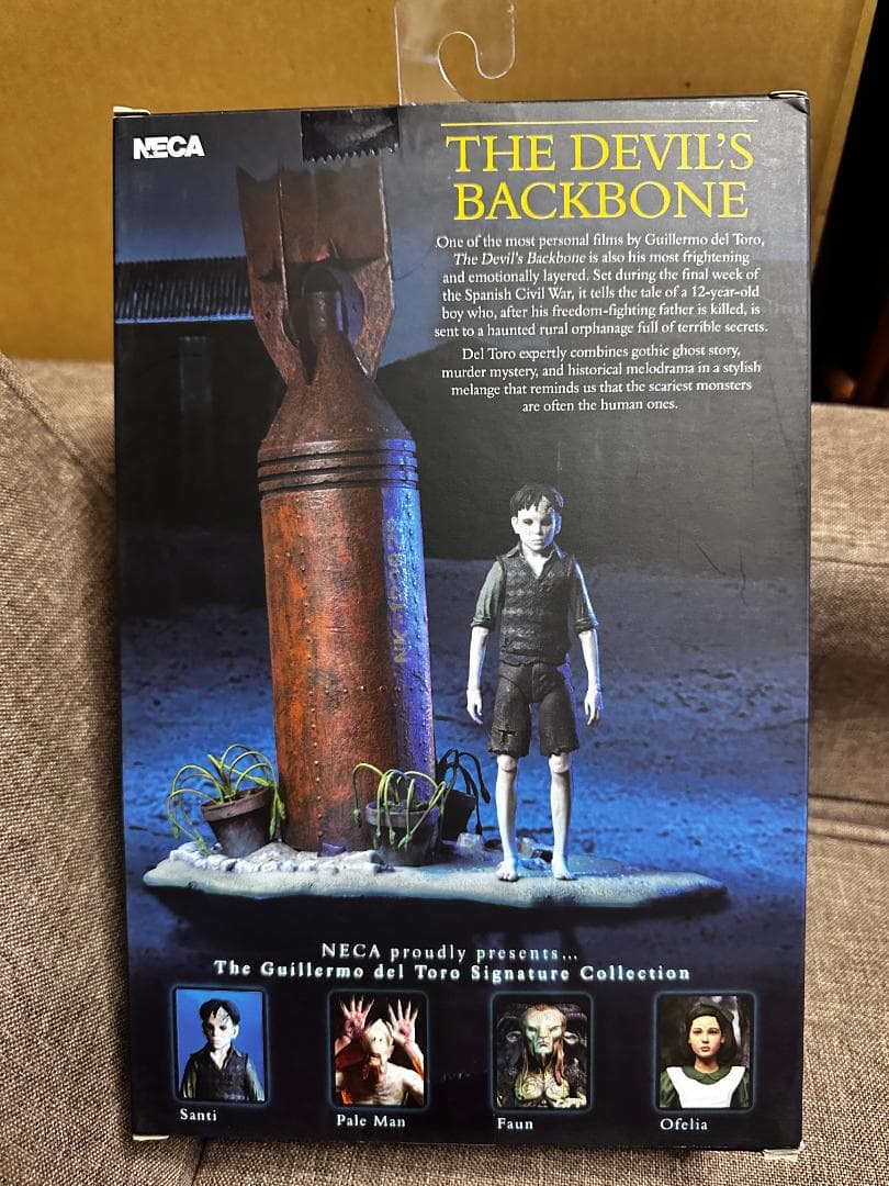 NECA デビルズ・バックボーン: サンティ 7インチ アクションフィギュア