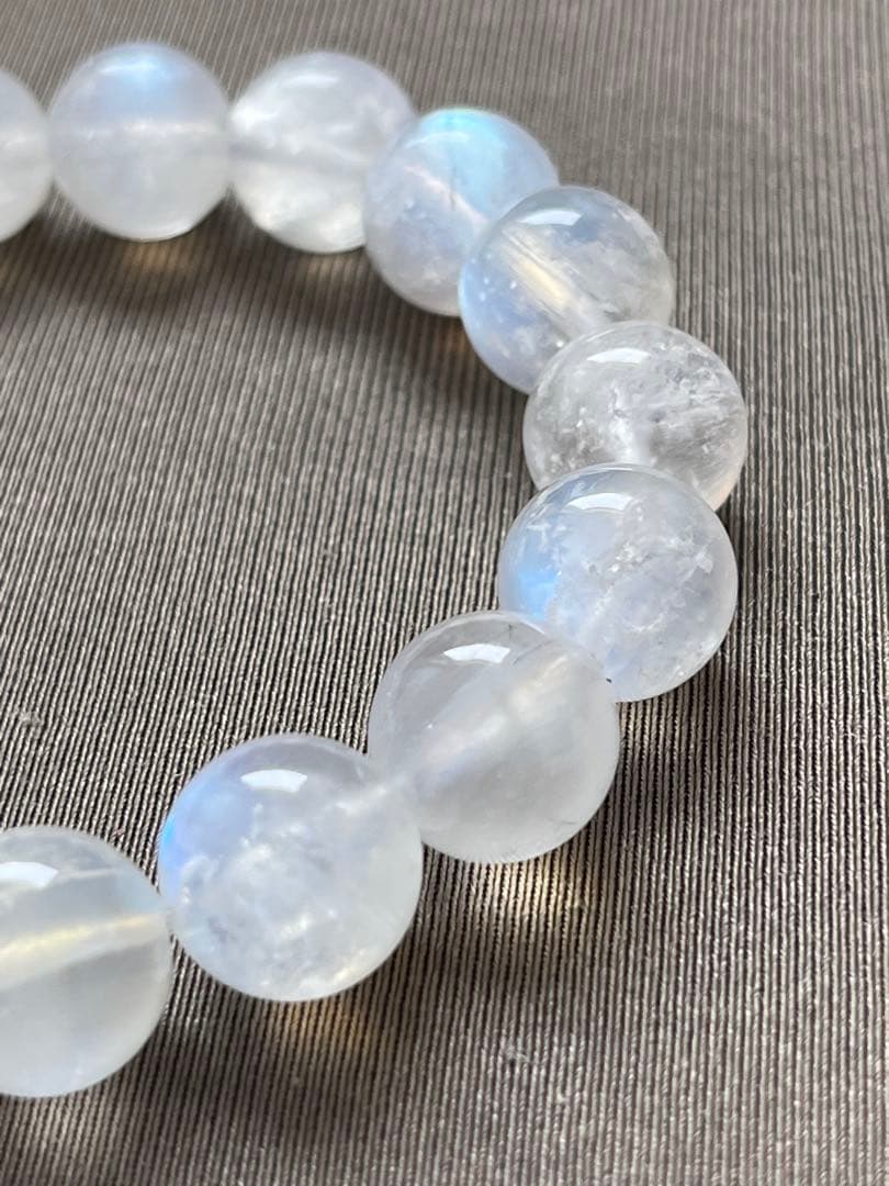 天然石ブレスレット☆高品質！ブルームーンストーン１１ｍｍ☆ブルーシラーが美しい♡