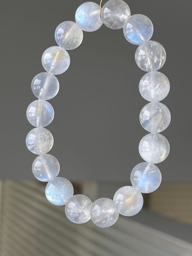 天然石ブレスレット☆高品質！ブルームーンストーン１１ｍｍ☆ブルーシラーが美しい♡