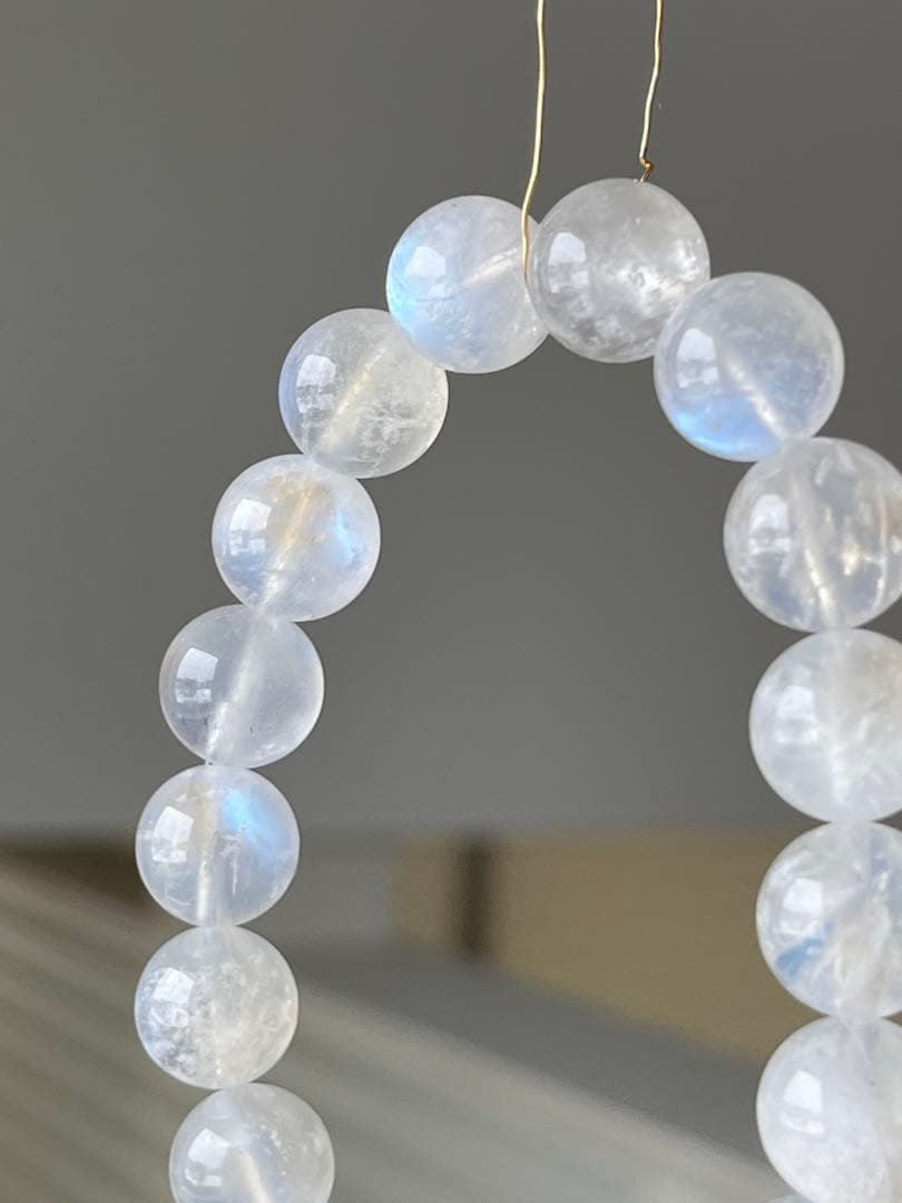 天然石ブレスレット☆高品質！ブルームーンストーン１１ｍｍ☆ブルーシラーが美しい♡