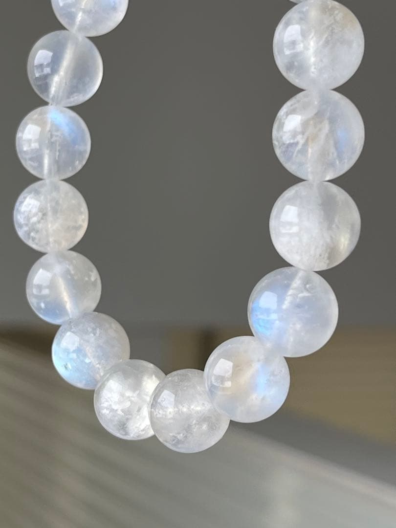 天然石ブレスレット☆高品質！ブルームーンストーン１１ｍｍ☆ブルーシラーが美しい♡