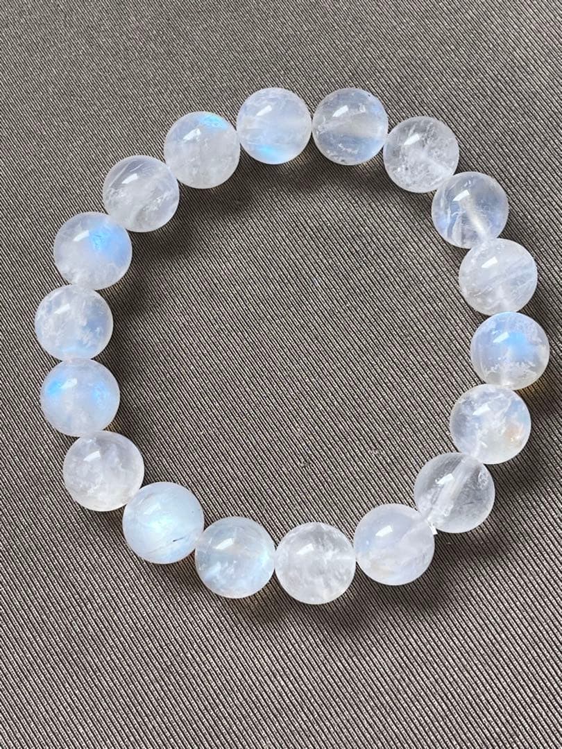 天然石ブレスレット☆高品質！ブルームーンストーン１１ｍｍ☆ブルーシラーが美しい♡