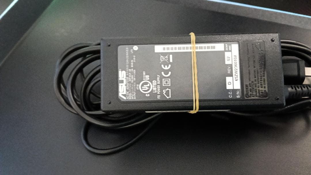TOSHIBA i5-10世代　画面割れ　ジャンク　外部出力OK