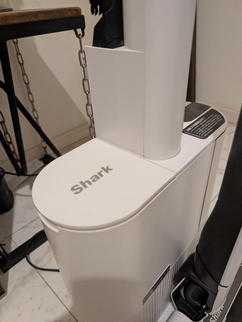 ラ*ン様 Shark CS151JAE コードレス掃除機 ドック付 動作品 美品