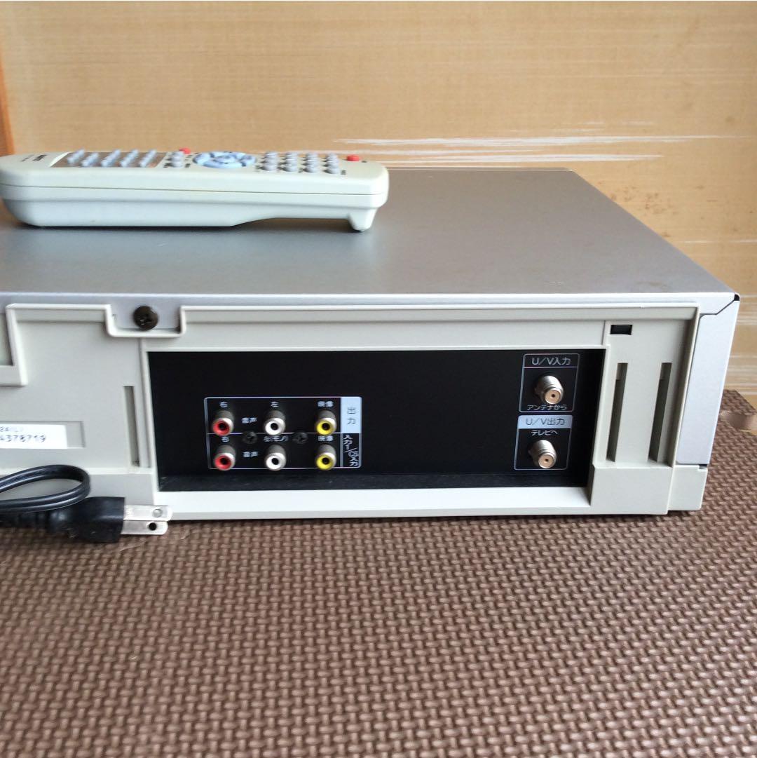 美品 サンヨービデオカセットレコーダーVZ-H24 リモコン/三色ケーブル付き
