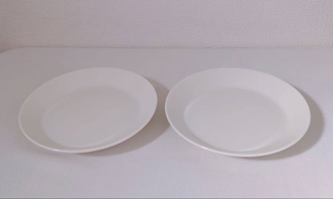 イッタラ/福袋　可愛い色合いのシンプルな食器セット