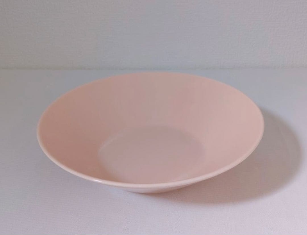 イッタラ/福袋　可愛い色合いのシンプルな食器セット