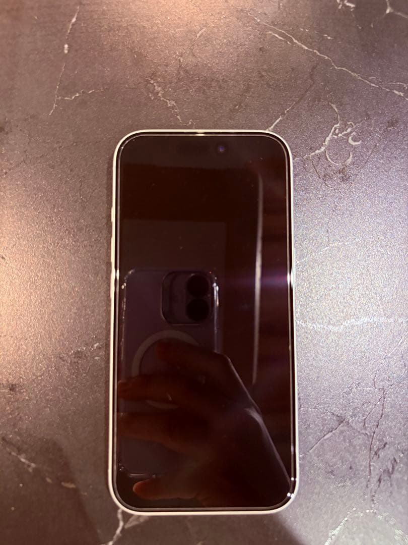【shirleydongzw】iPhone 16 ホワイト 128GB