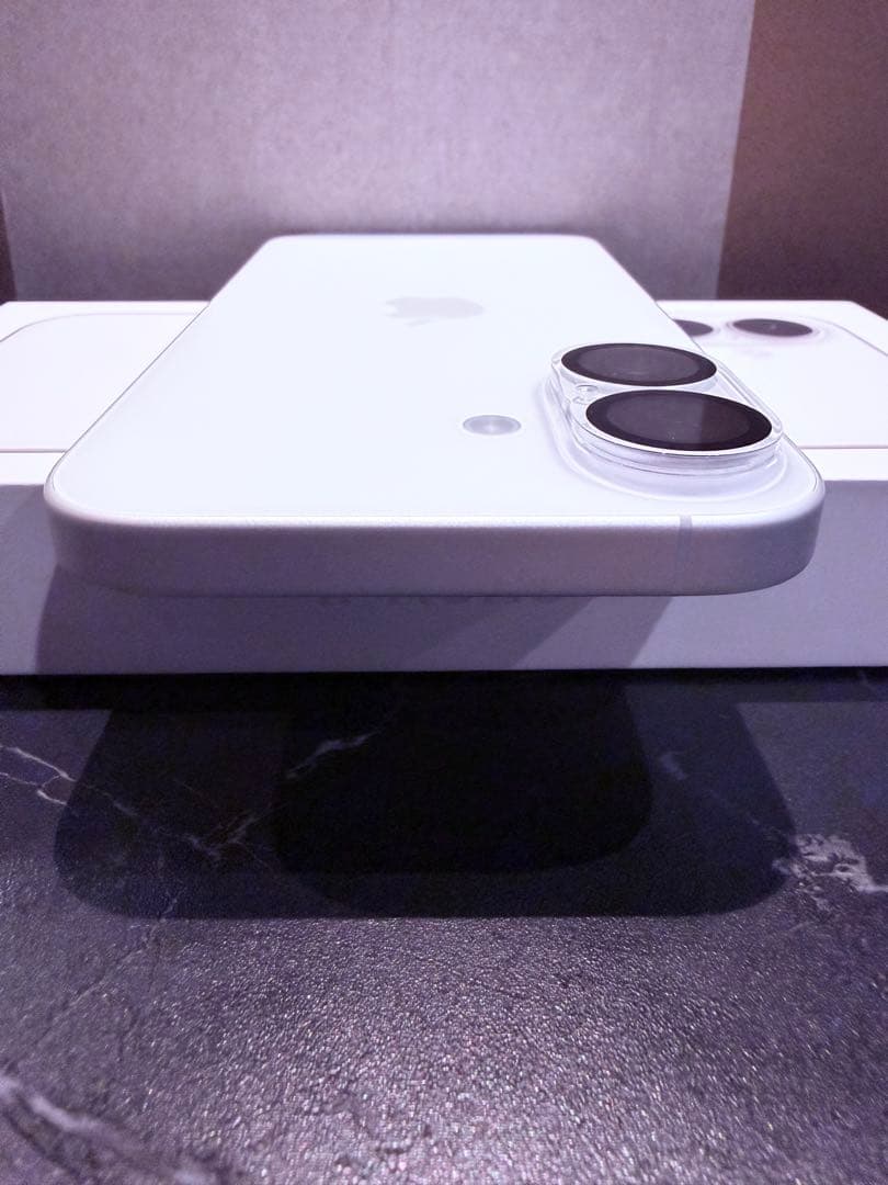 【shirleydongzw】iPhone 16 ホワイト 128GB