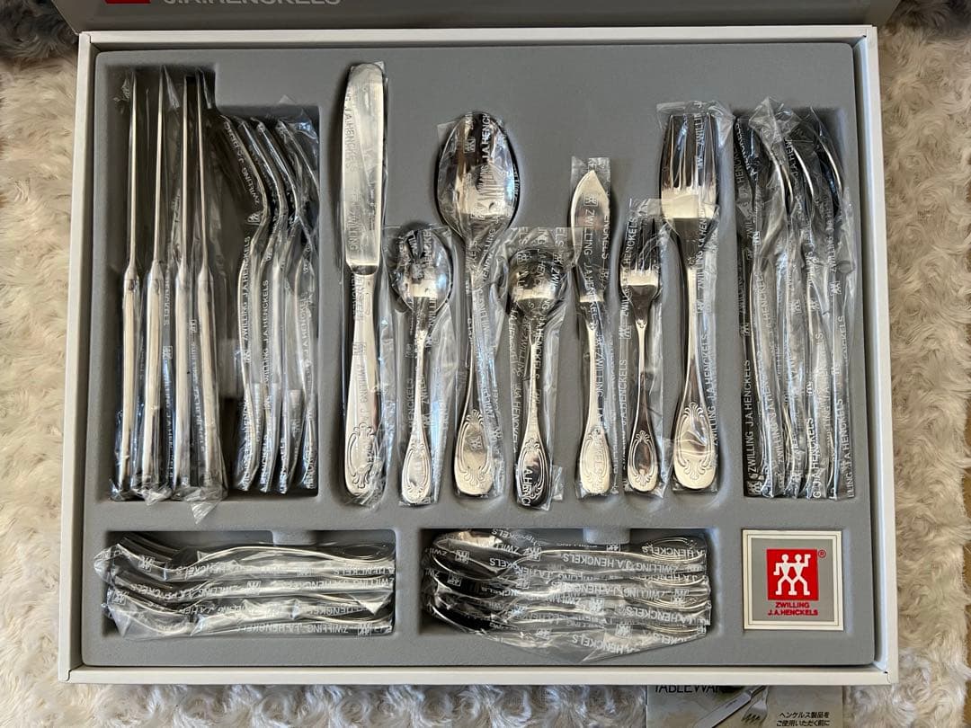 ツヴィリング ヘンケルス　カトラリーセット　ピロシュカ　ディナーセット〈27本〉