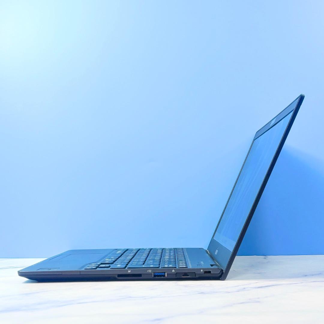 超薄型軽量☆メモリ8GB・SSDで快速◆指紋認証◆Win11☆ノートパソコン