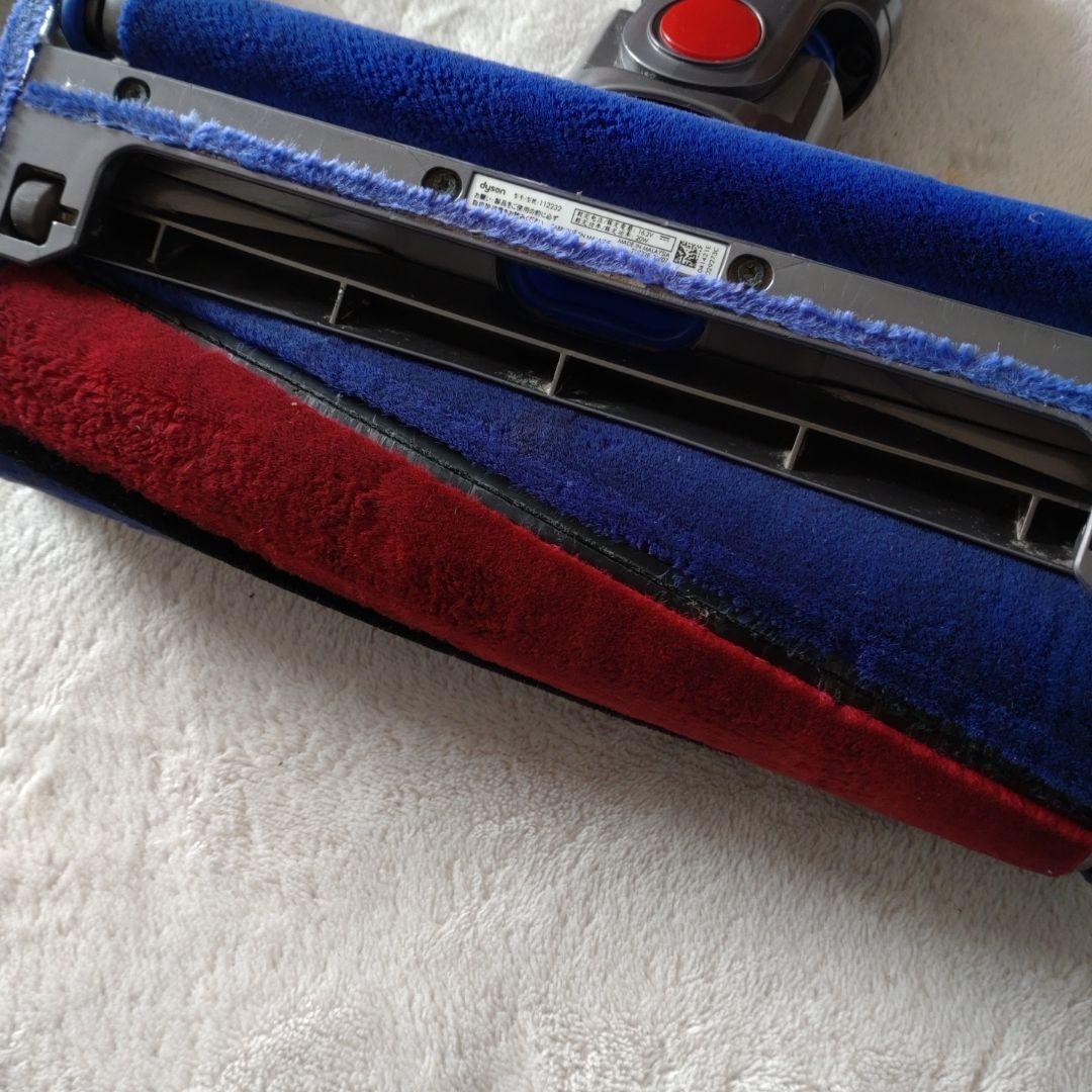 Dyson V8スリム　スティッククリーナー本体 各種アタッチメント付き