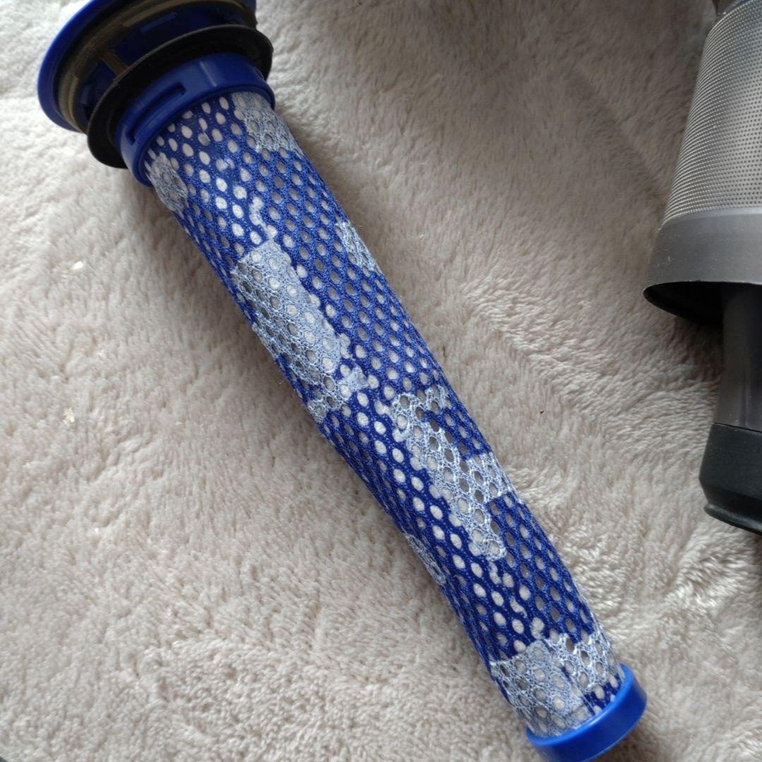 Dyson V8スリム　スティッククリーナー本体 各種アタッチメント付き