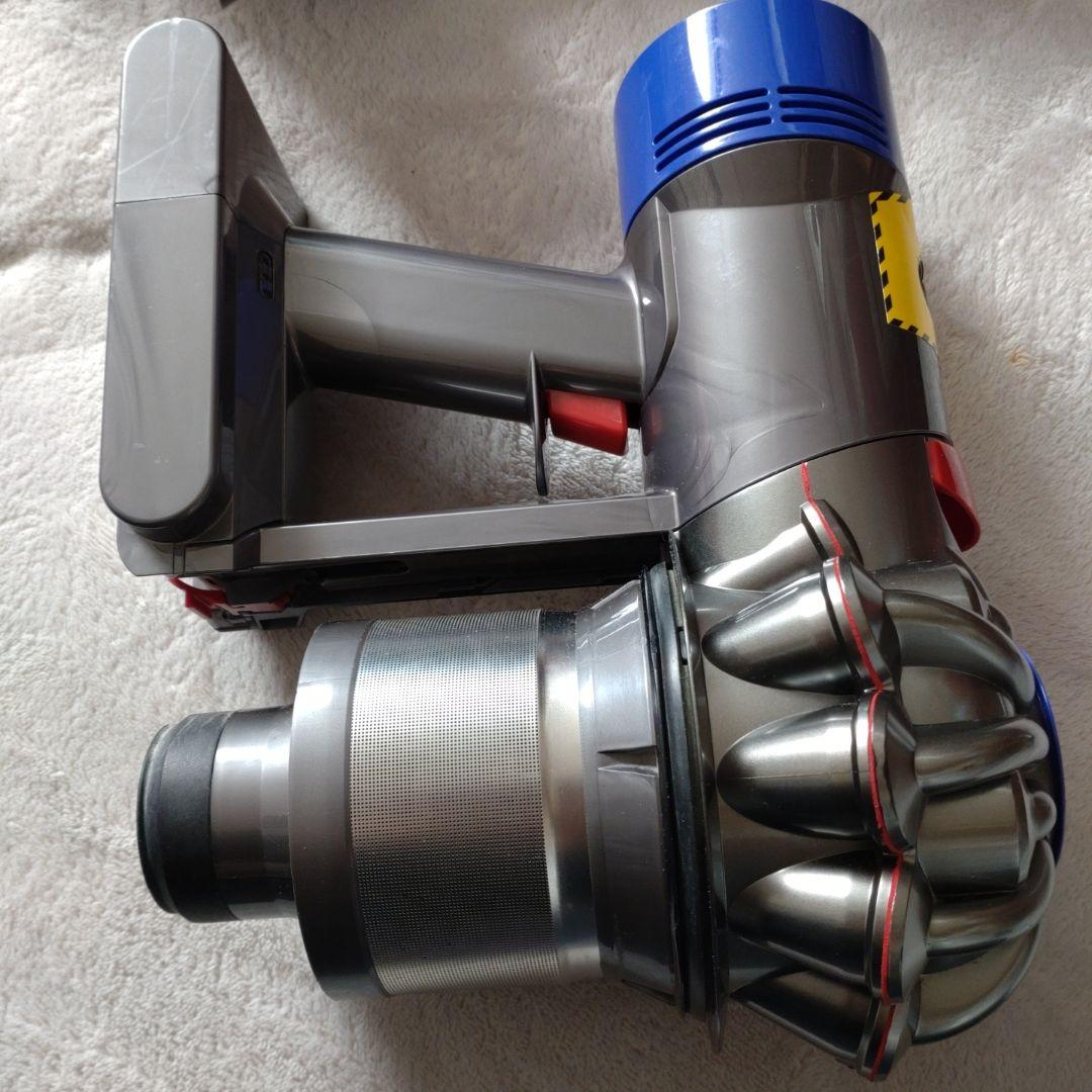Dyson V8スリム　スティッククリーナー本体 各種アタッチメント付き