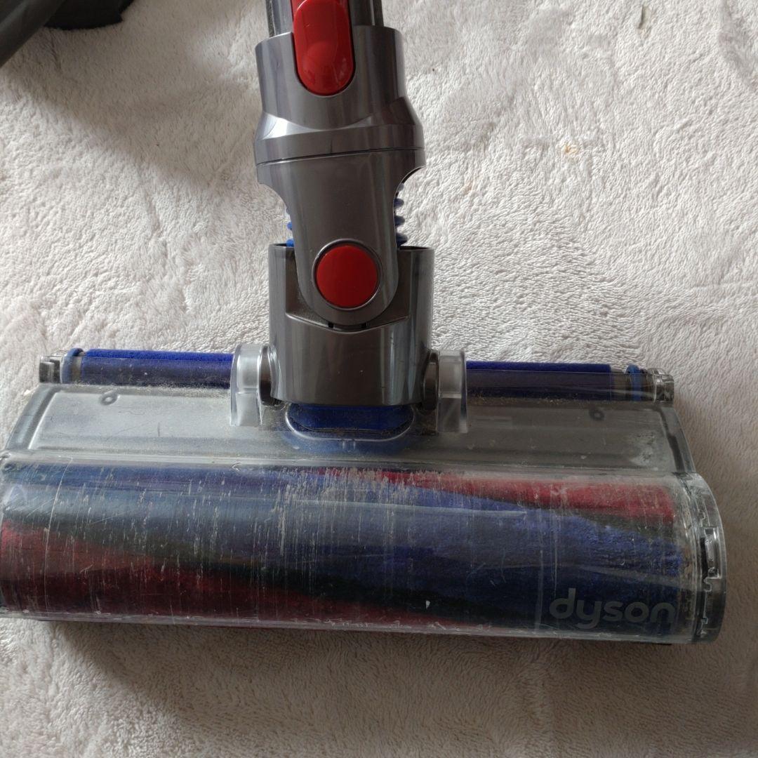 Dyson V8スリム　スティッククリーナー本体 各種アタッチメント付き