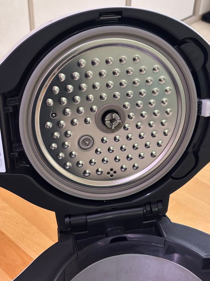 シャープ　ヘルシオ　ホットクック　KN-HW24E-W 2.4L
