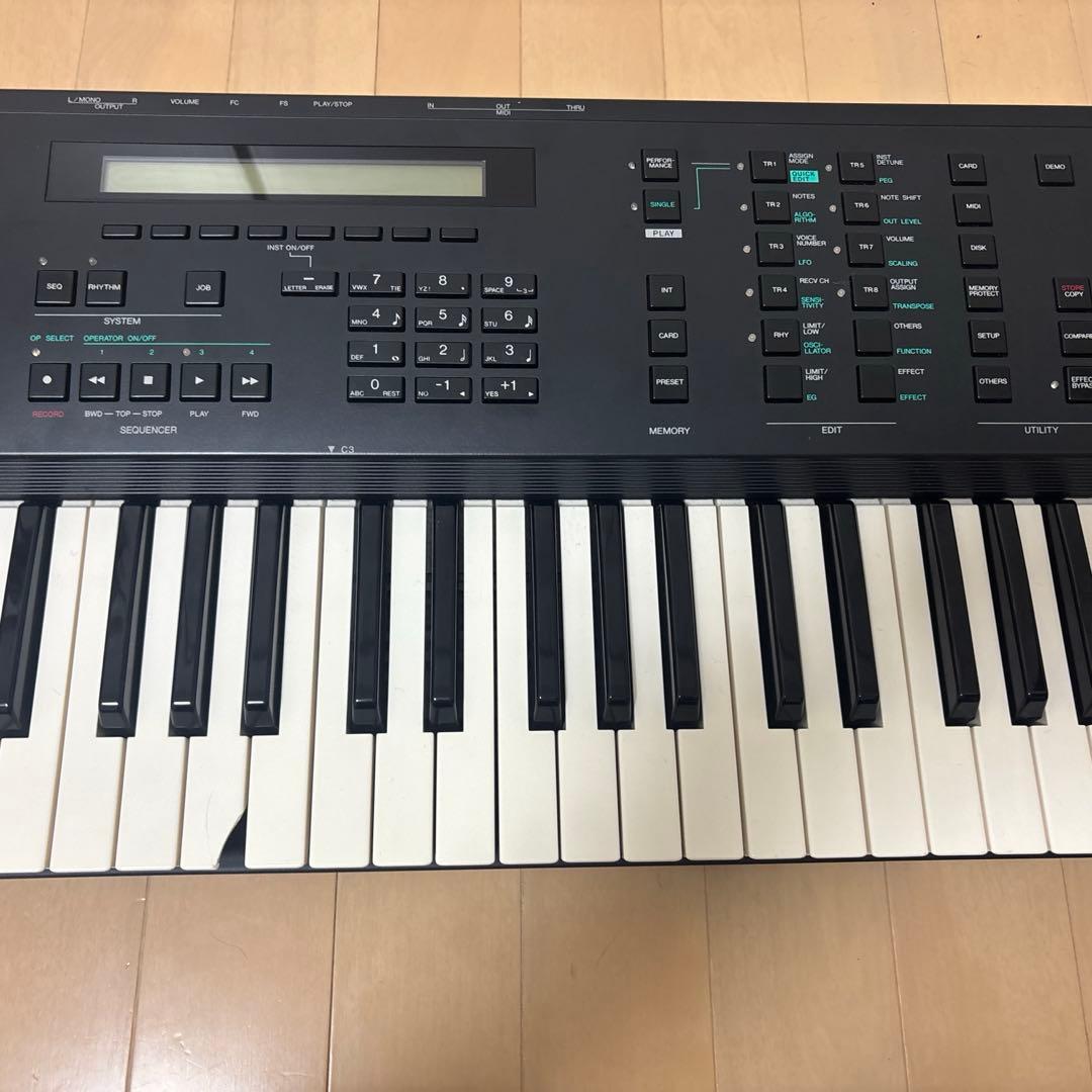 YAMAHA V50シンセサイザー