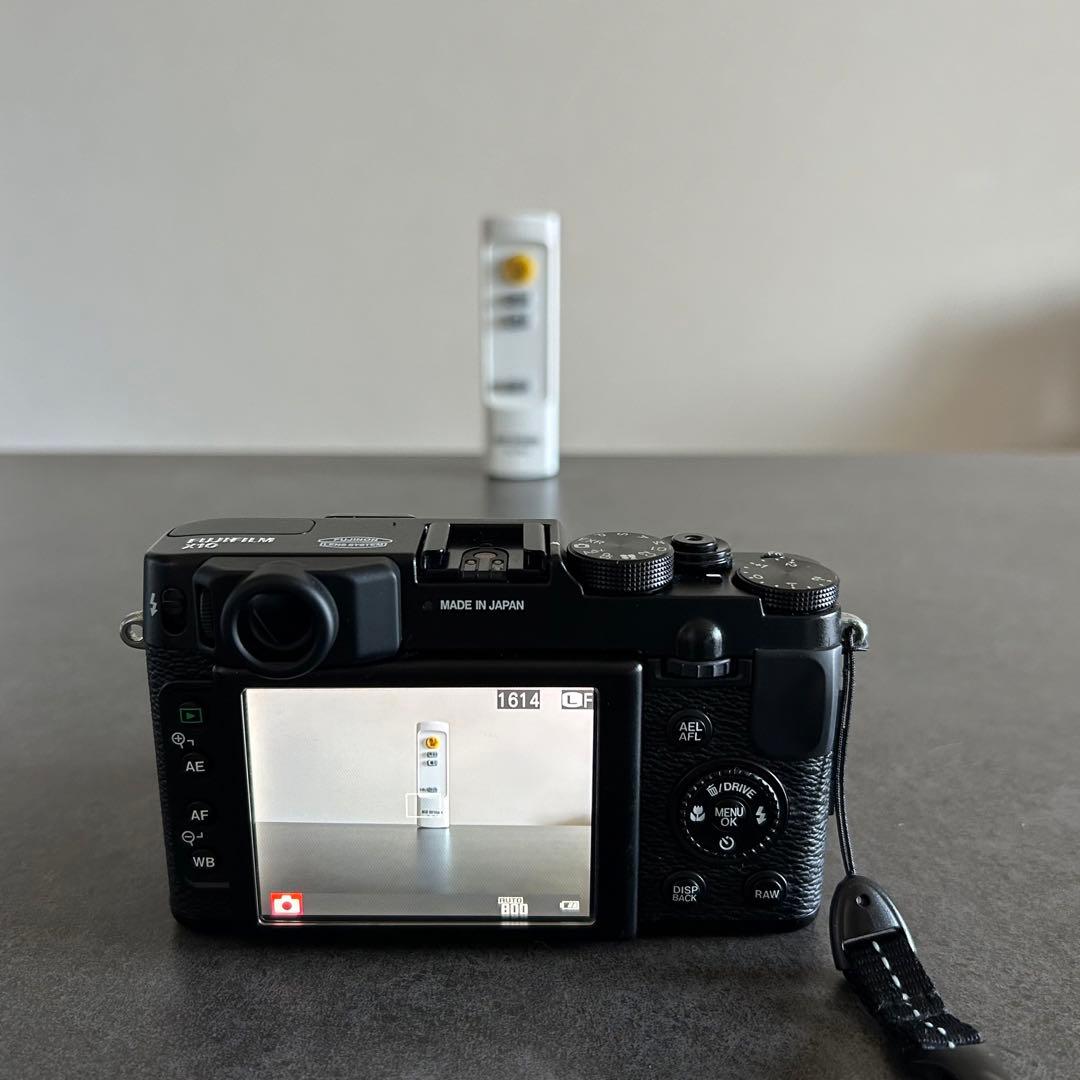 FUJIFILM　X10　デジタルカメラ