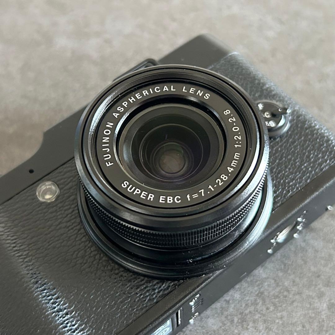 FUJIFILM　X10　デジタルカメラ