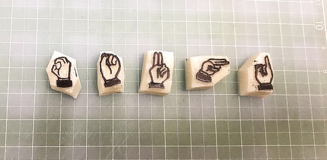 消しゴムはんこ 指文字